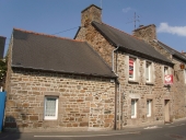 Maison, rue des Écoles (Lézardrieux)