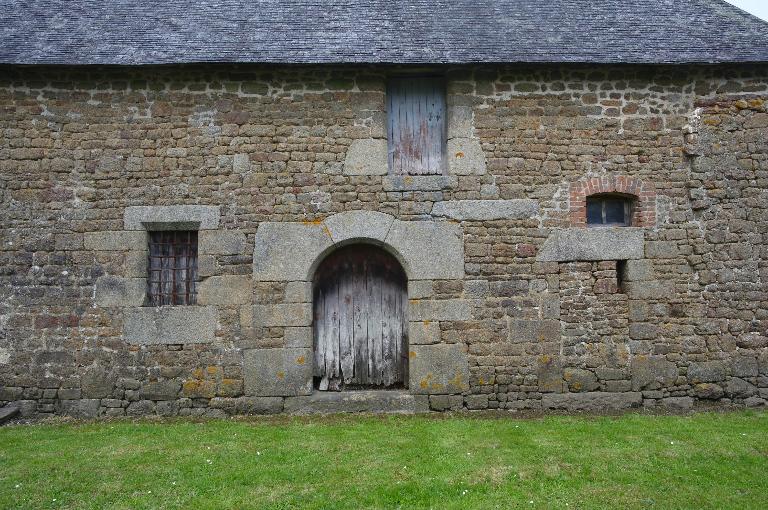 Détail des ouvertures de la ferme située à l'est du hameau 