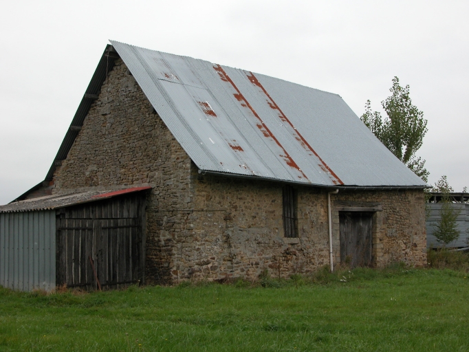 Maison, puis grange, le Coudrai (Bais)