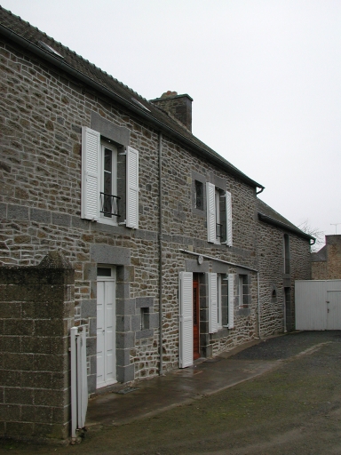 Ferme, actuellement maison, près de la Roche Blanche (Saint-Pierre-de-Plesguen fusionnée en Mesnil-Roc'h en 2019)