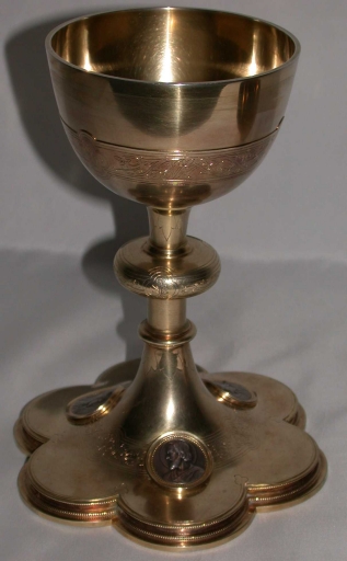 Calice et patène 1 dans leur boîte