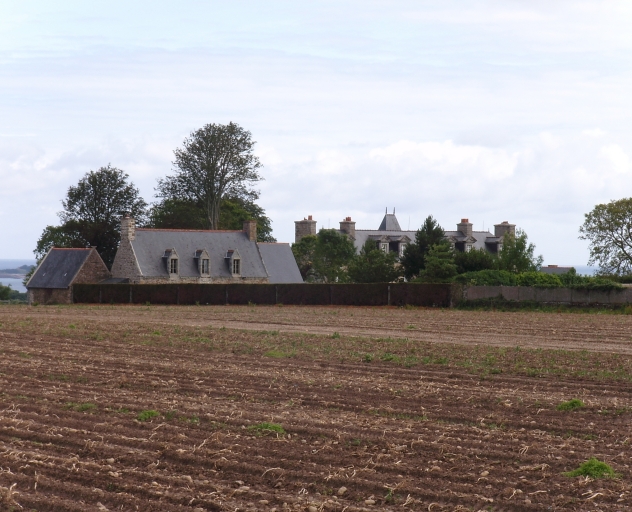 Manoir dit château de Kertanouarn, route de Kertanouarn (Ploubazlanec)