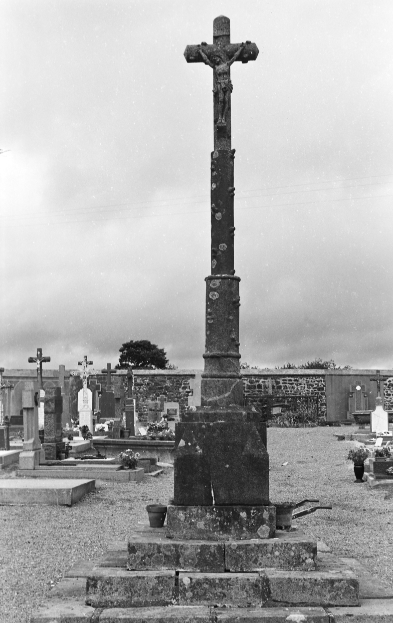 Croix de cimetière (Carnoët)