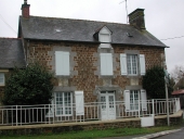 1ère maison, la Croix Couverte (Sens-de-Bretagne)