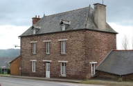Maison, bourg (Monterfil)