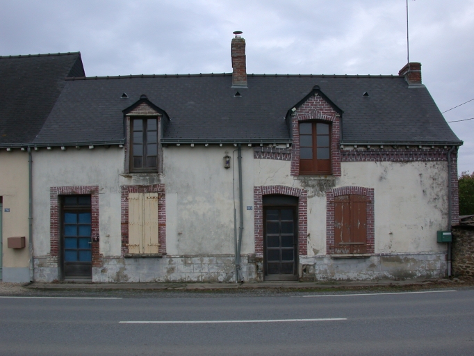 1ère maison, la Croix de la Barre (Rannée)