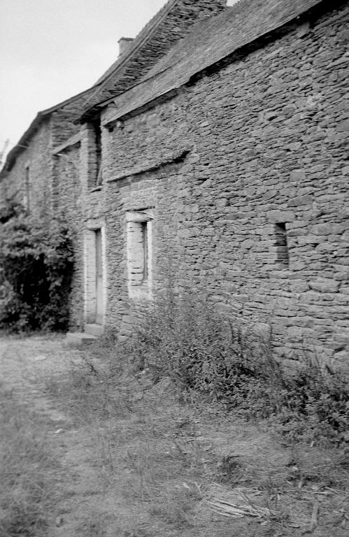 Les maisons et les fermes sur la commune de La Chapelle-Caro (fusionnée en Val d'Oust en 2016)