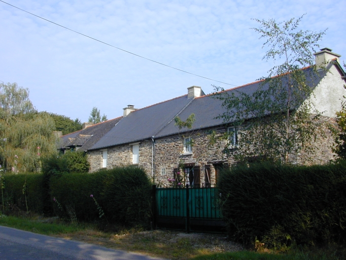 Alignement de cinq logis, la Chênaye (Maxent)