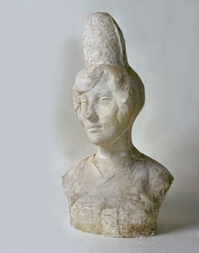 Buste : Femme en coiffe