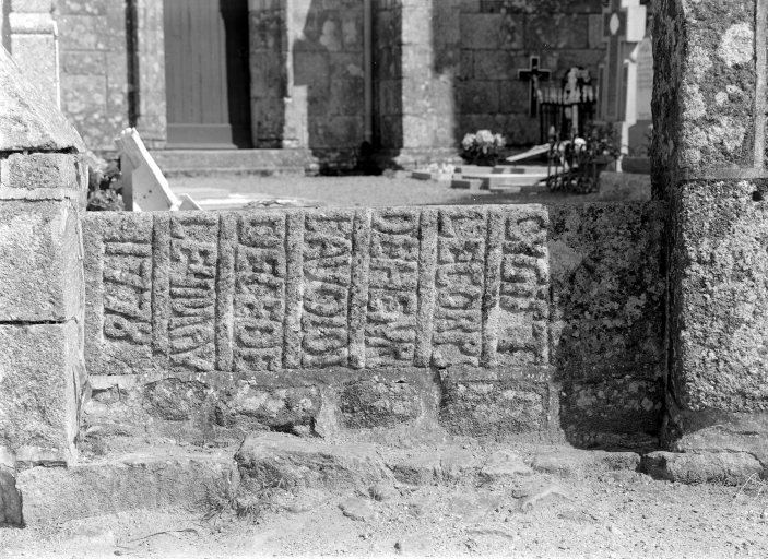 Dalle funéraire de Henri Lavolot