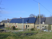 Alignement de quatre logis de ferme, le Verger (Saint-Léger-des-Prés)