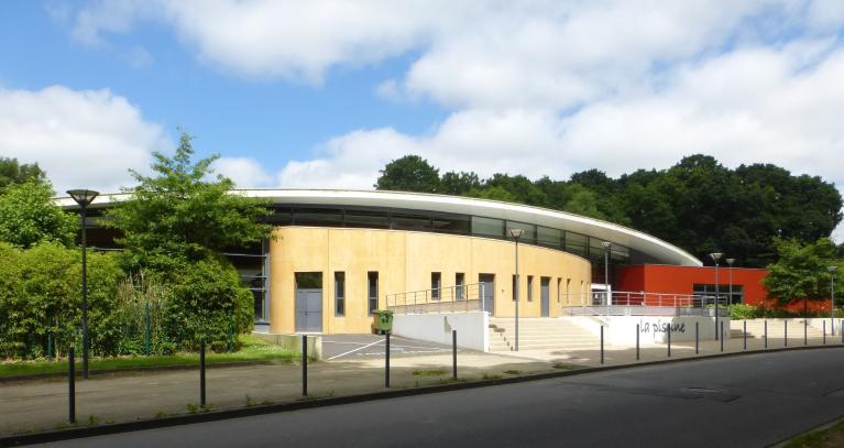 Piscine, 1 rue Pierre Loti (Landivisiau)