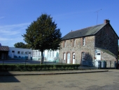 École, 15 rue de la Gare (Saint-Germain-du-Pinel)