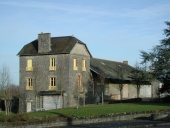Magasin coopératif Arribard - Béruel, 1 place de la Gare (Saint-Pierre-de-Plesguen fusionnée en Mesnil-Roc'h en 2019)