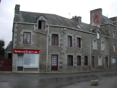 Alignement de 3 maisons (Bonnemain)