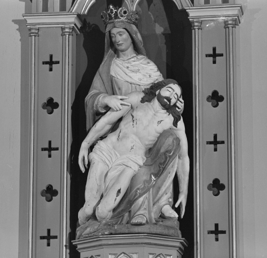 Groupe sculpté : Vierge de Pitié