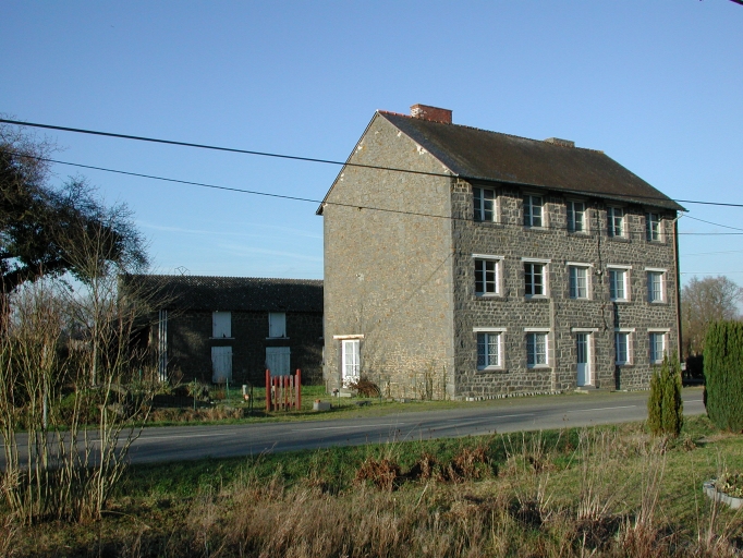Foyer, près de le Rouvre (Saint-Pierre-de-Plesguen fusionnée en Mesnil-Roc'h en 2019)