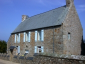 Les manoirs, maisons, presbytères, logis et fermes sur la commune de Trélévern