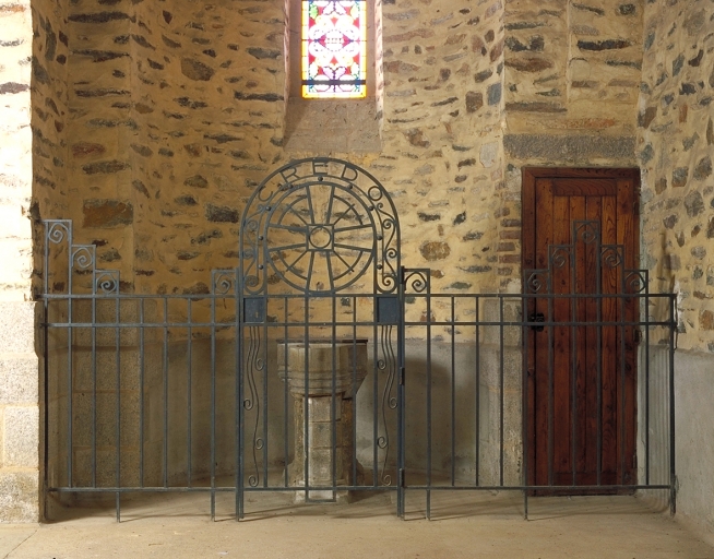 Clôture des fonts baptismaux