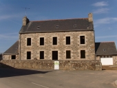 Maison, 1 place de la Mairie (Kerbors)