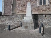 Monument aux morts (Noyal-Châtillon-sur-Seiche)