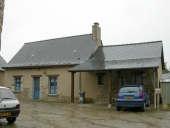 Maison, place de l'église (Saint-Armel)