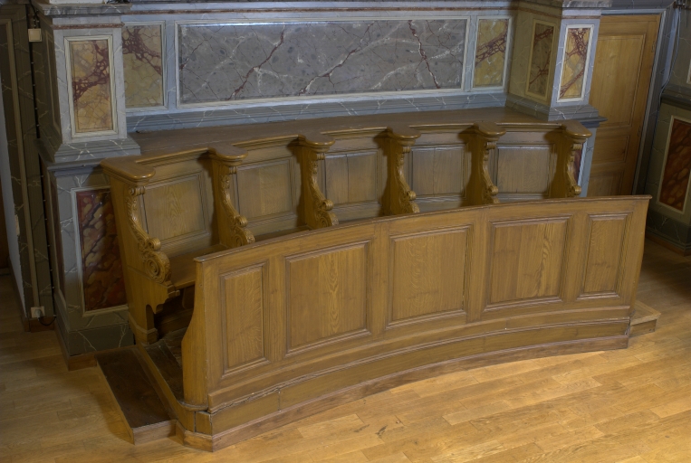 Ensemble de cinq stalles