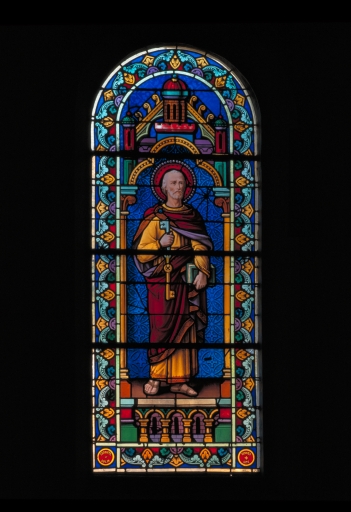 Ensemble de 2 verrières à personnages (baies 1,2) : saint Pierre, saint Just