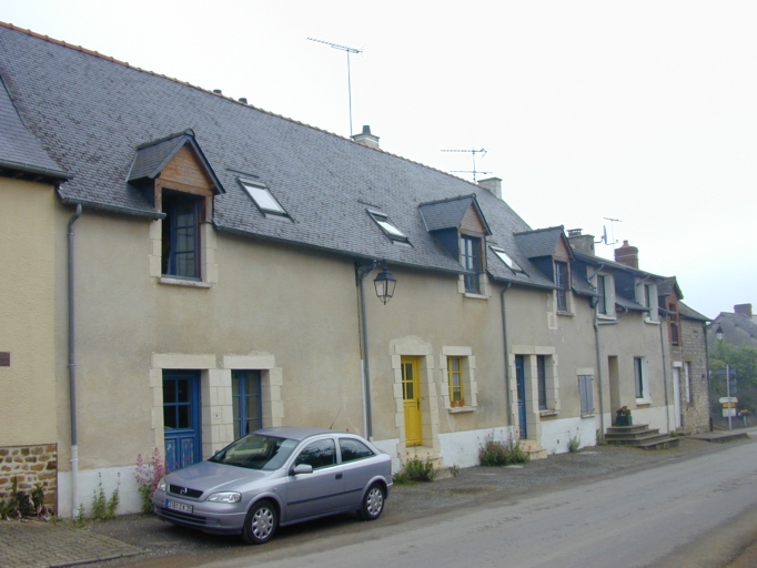 Alignement de cinq maisons, 4, 6 rue du Champ Thébault (Saint-Sulpice-la-Forêt)