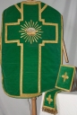 Ornement vert 1 : chasuble, étole, bourse du corporal, voile du calice