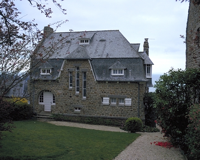 Maison de villégiature dit Le Clos, 15 rue Robert Surcouf (Cancale)