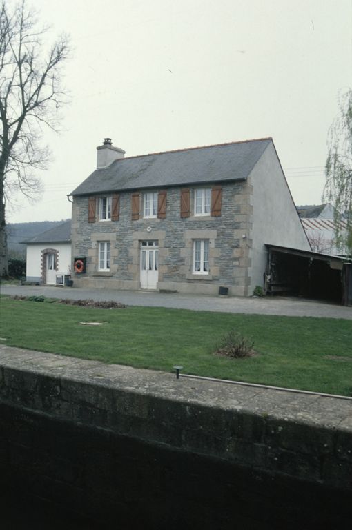 Canal de Nantes à Brest, maison éclusière, Foveno (Saint-Congard)