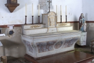 Autel ; gradins d'autel (2) ; tabernacle (autel secondaire)