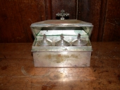 Coffret aux saintes huiles