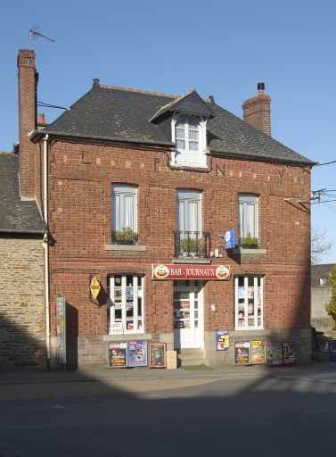 Maison à boutique, 33 rue de l'ancienne mairie (Bourgbarré)