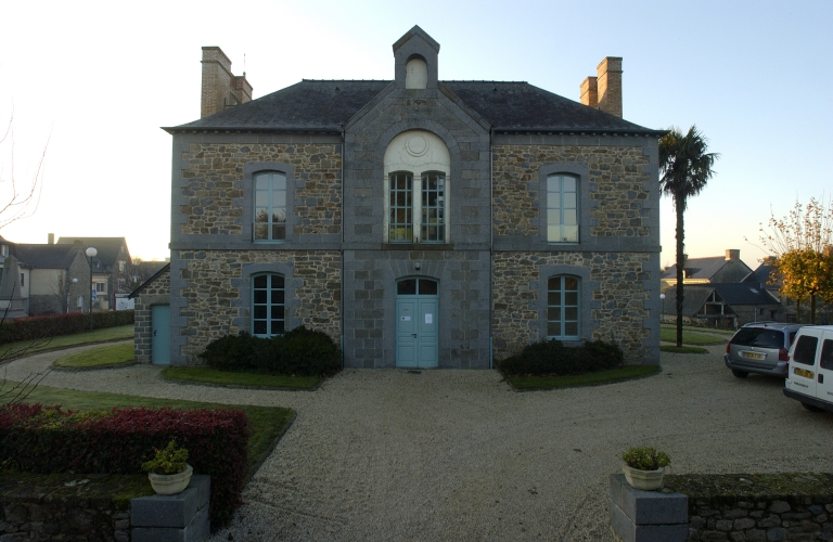 Presbytère, actuellement mairie, place de la Mairie (Québriac)