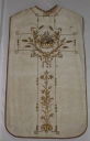 Ornement doré : chasuble, bourse de corporal