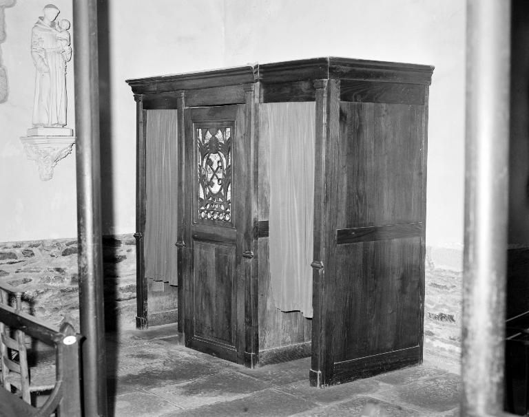 Ensemble de 2 confessionnaux, église paroissiale de la Nativité de la Vierge (Les Fougerêts)