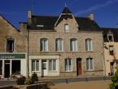 Maison, 4, 4bis place du Marché (Melrand)