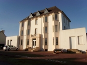 Les hôtels de voyageurs et les magasins de commerce sur la commune de Lancieux