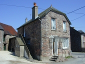 Maison, rue du Fournil ; rue de la Cour és Dames (Saint-Péran)