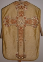 Ornement doré 1 : chasuble, bourse de corporal, étole, manipule, voile de calice
