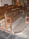 Ensemble de 39 bancs de fidèles