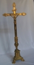 Garniture d'autel : croix d'autel, 4 chandeliers