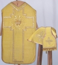 Ornement doré 4 : chasuble, étole, voile de calice