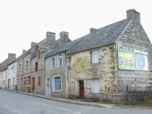 Alignement de sept maisons, 43, 45, 47, 49, 51, 53, 55, 57 rue du Colonel Du Halgouët (Renac)