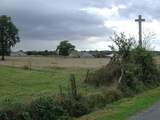 Croix de chemin, près du Haut Chalonge (Gennes-sur-Seiche)