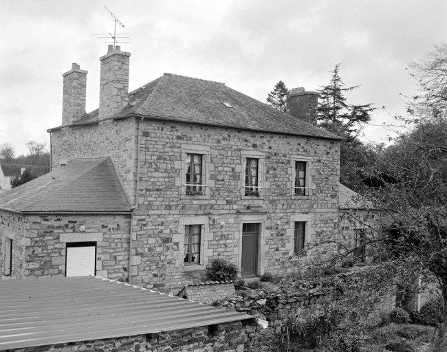 Presbytère, impasse de la Mairie (Saint-Etienne-du-Gué-de-l'Isle)