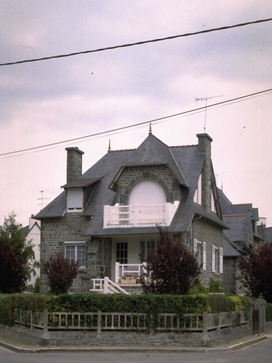 Maison de villégiature, 11 rue Duguesclin, les Mielles (Saint-Cast-le-Guildo)