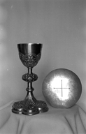 Calice & patène 3, église paroissiale Saint-Nicolas (Saint-Nicolas-du-Tertre)